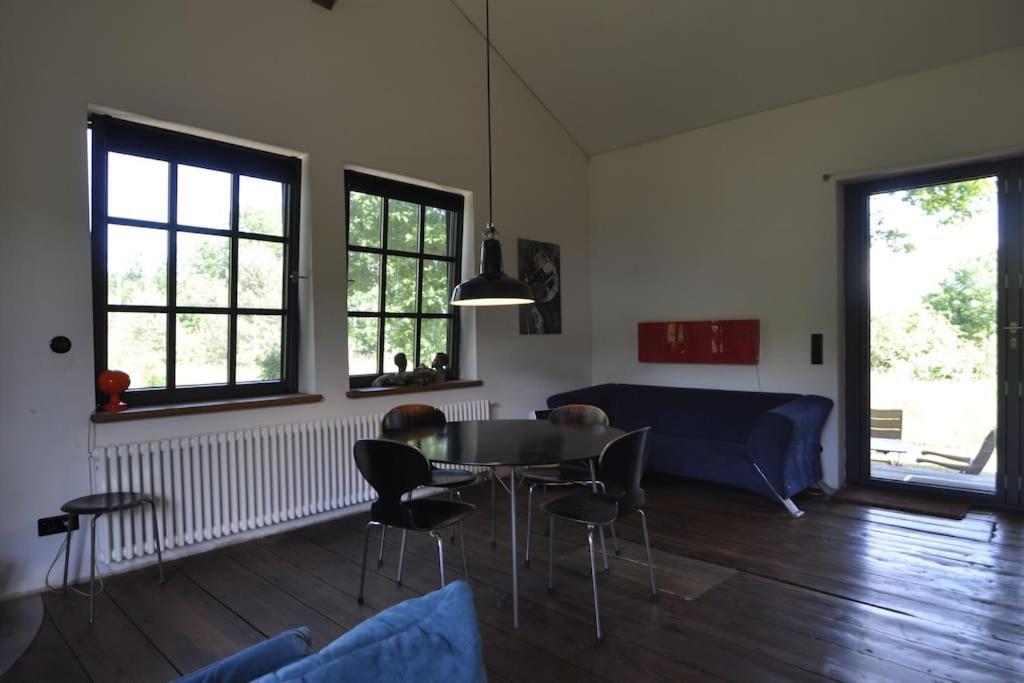 Romantisches Studio Am Waldesrand Mit Gartensauna Schwarz Extérieur photo